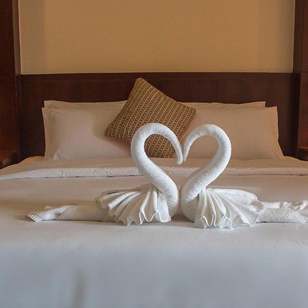 Lucky Inn Residency Pattaya Bagian luar foto