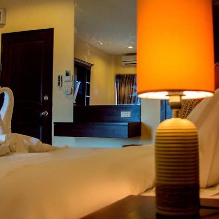 Lucky Inn Residency Pattaya Bagian luar foto