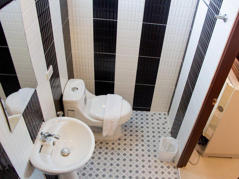 Lucky Inn Residency Pattaya Bagian luar foto