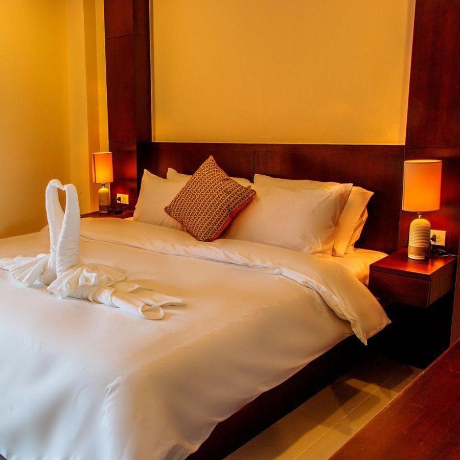 Lucky Inn Residency Pattaya Bagian luar foto
