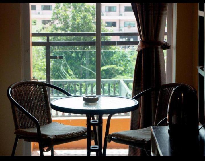 Lucky Inn Residency Pattaya Ruang foto